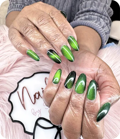 Glossy Deep Green Nails